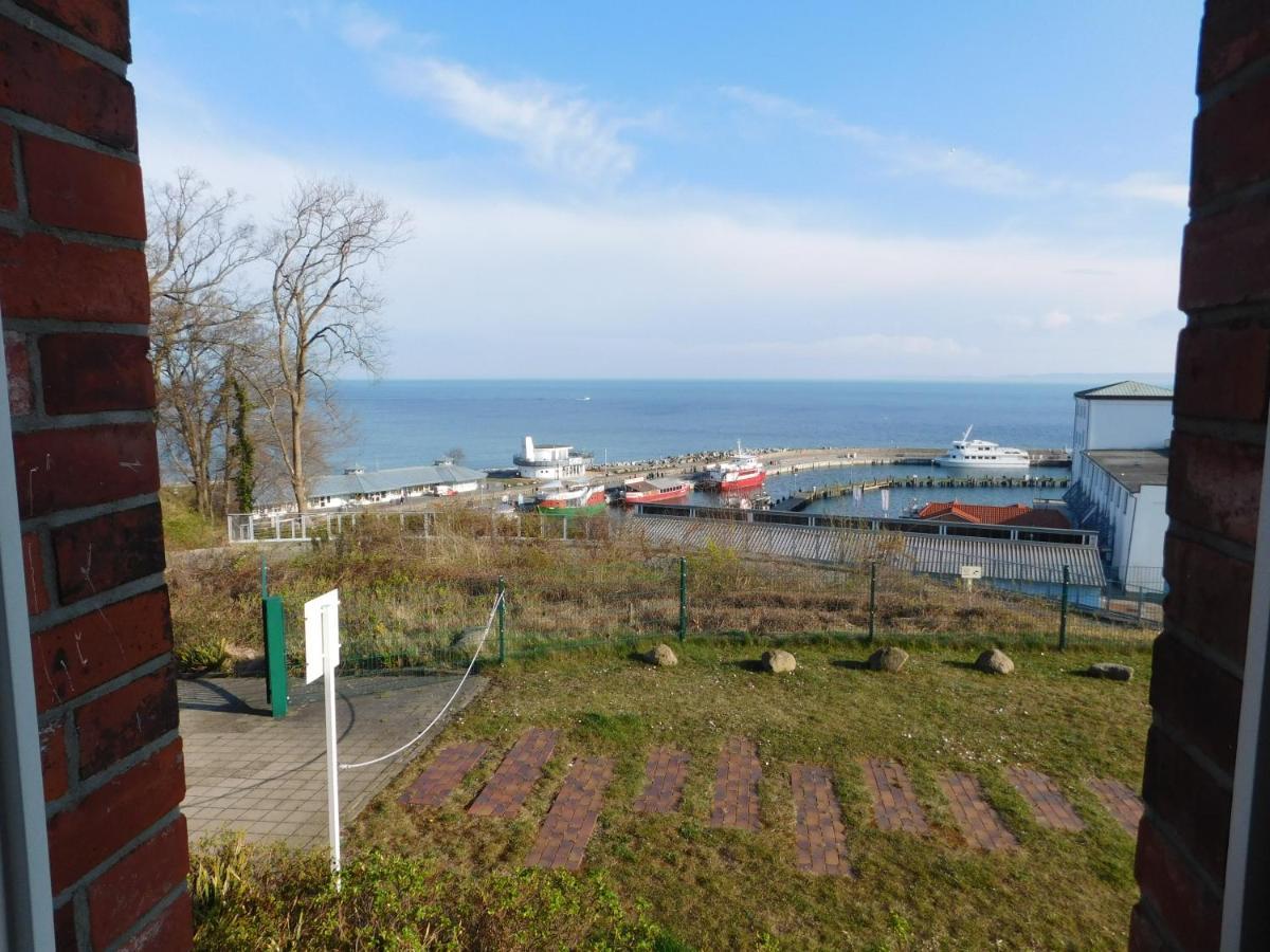 Seelotsenstation Sassnitz Mit Hafenblick By Unsere Urlaubszeit エクステリア 写真