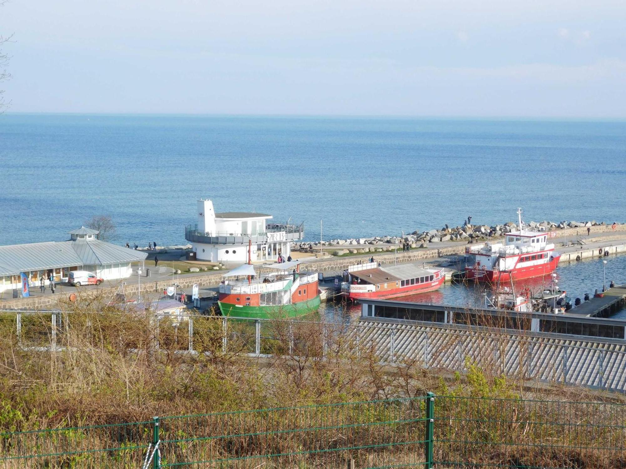 Seelotsenstation Sassnitz Mit Hafenblick By Unsere Urlaubszeit エクステリア 写真