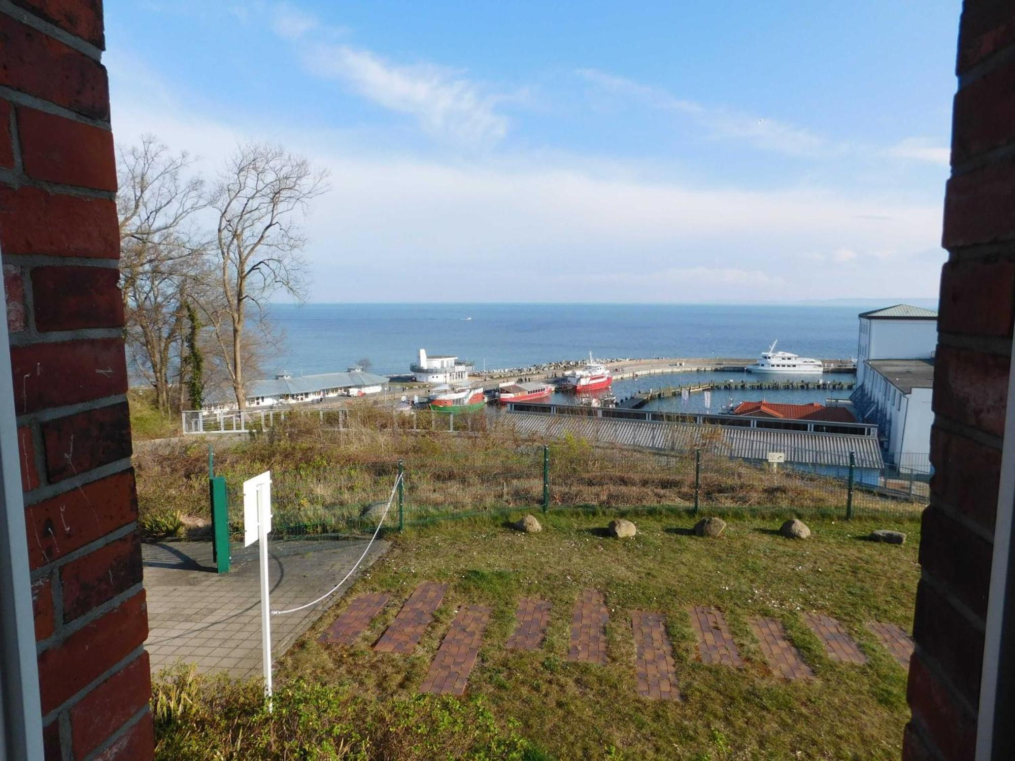 Seelotsenstation Sassnitz Mit Hafenblick By Unsere Urlaubszeit エクステリア 写真
